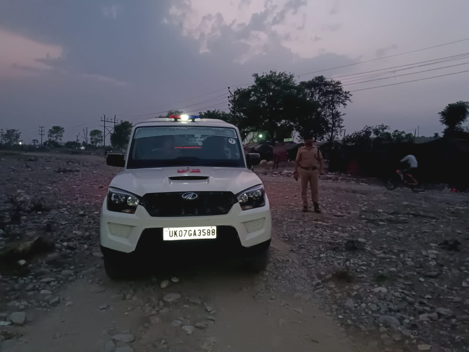 WhatsApp-Image-2025-04-22-at-18.55.31_50c27fd3 देहरादून: नदी-नालों में गंदगी फैलाने वालों पर पुलिस का शिकंजा, 6 पर केस दर्ज!