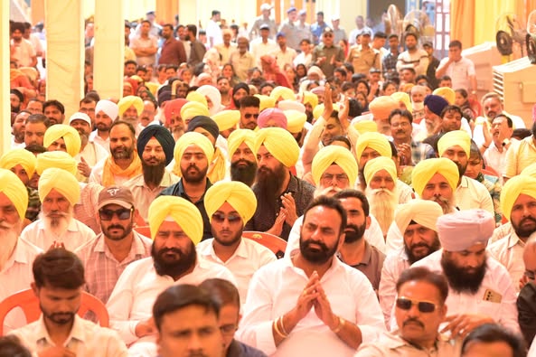 WhatsApp-Image-2025-04-23-at-20.50.50_0e69930a काशीपुर में सीएम धामी ने किया ऑटोमेटेड ड्राइविंग ट्रैक का लोकार्पण, पहलगाम हमले में मारे गए पर्यटकों को दी श्रद्धांजलि