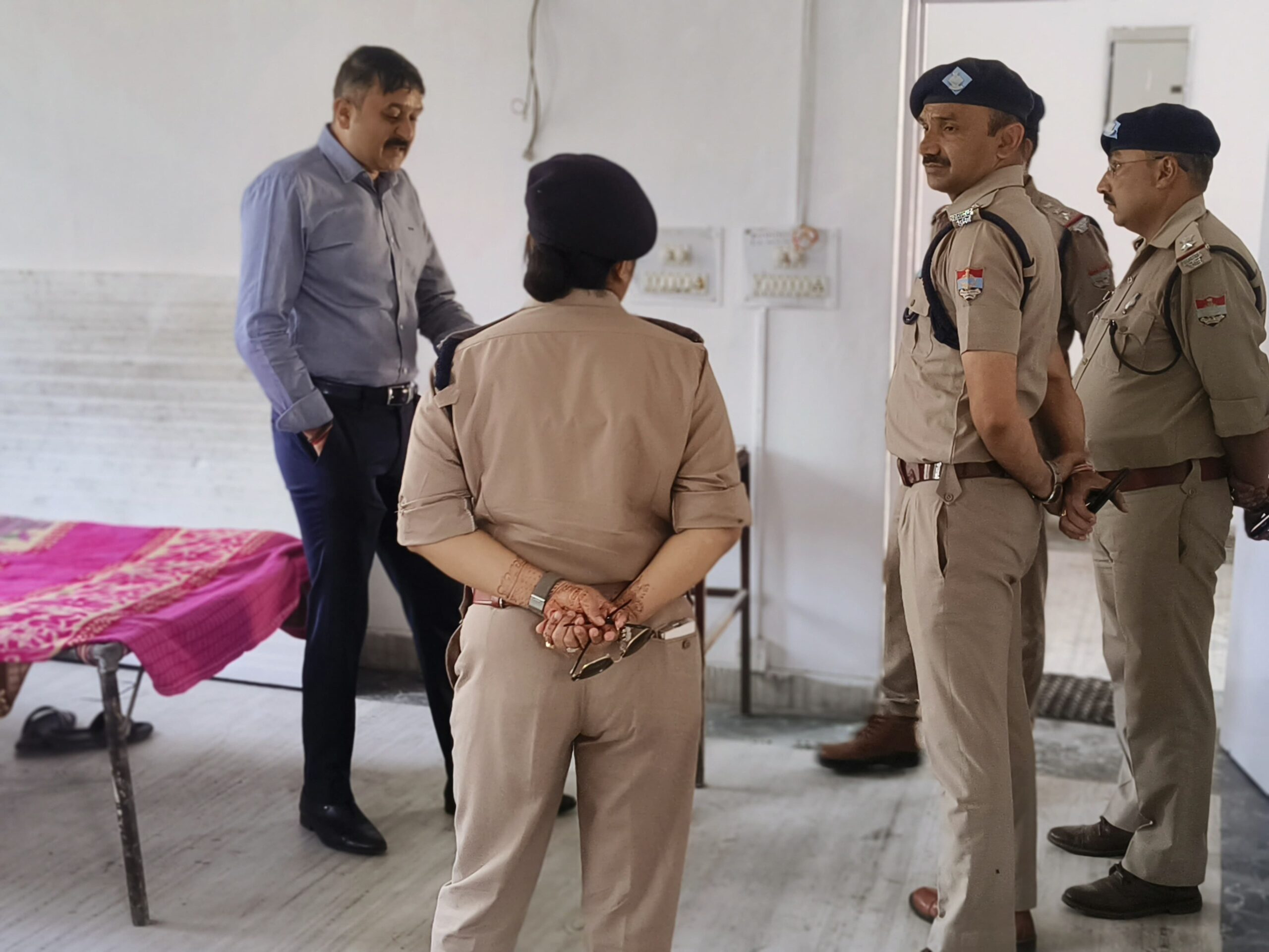 WhatsApp-Image-2025-04-26-at-14.23.10_8957fd5d-scaled देहरादून: चारधाम यात्रा की सुरक्षा में जुटी दून पुलिस, एसएसपी ने संभाला मोर्चा